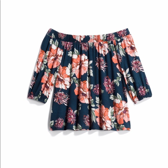 NWOT off the shoulder top - Picture 1 of 1